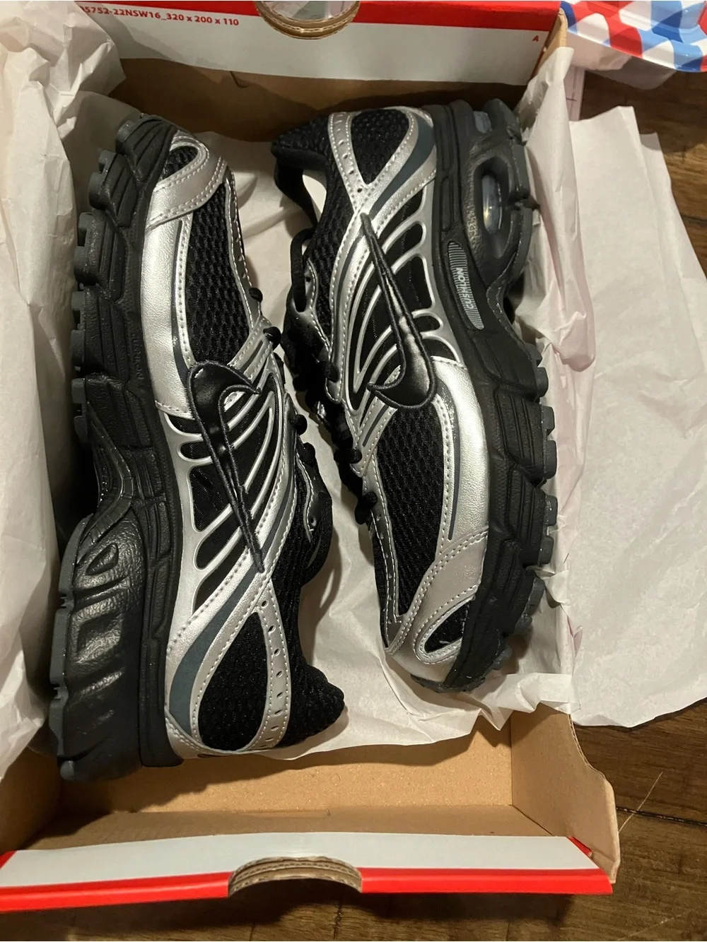 Nike women’s Air Max Moto Running Shoes Sz 7.5